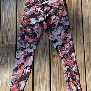 Lululemon Wunder Under leggings